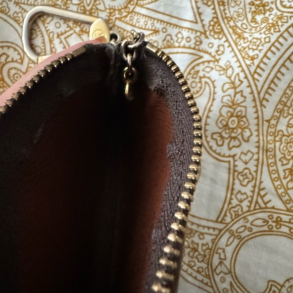 LV KEY POUCH - Picture 9 of 14